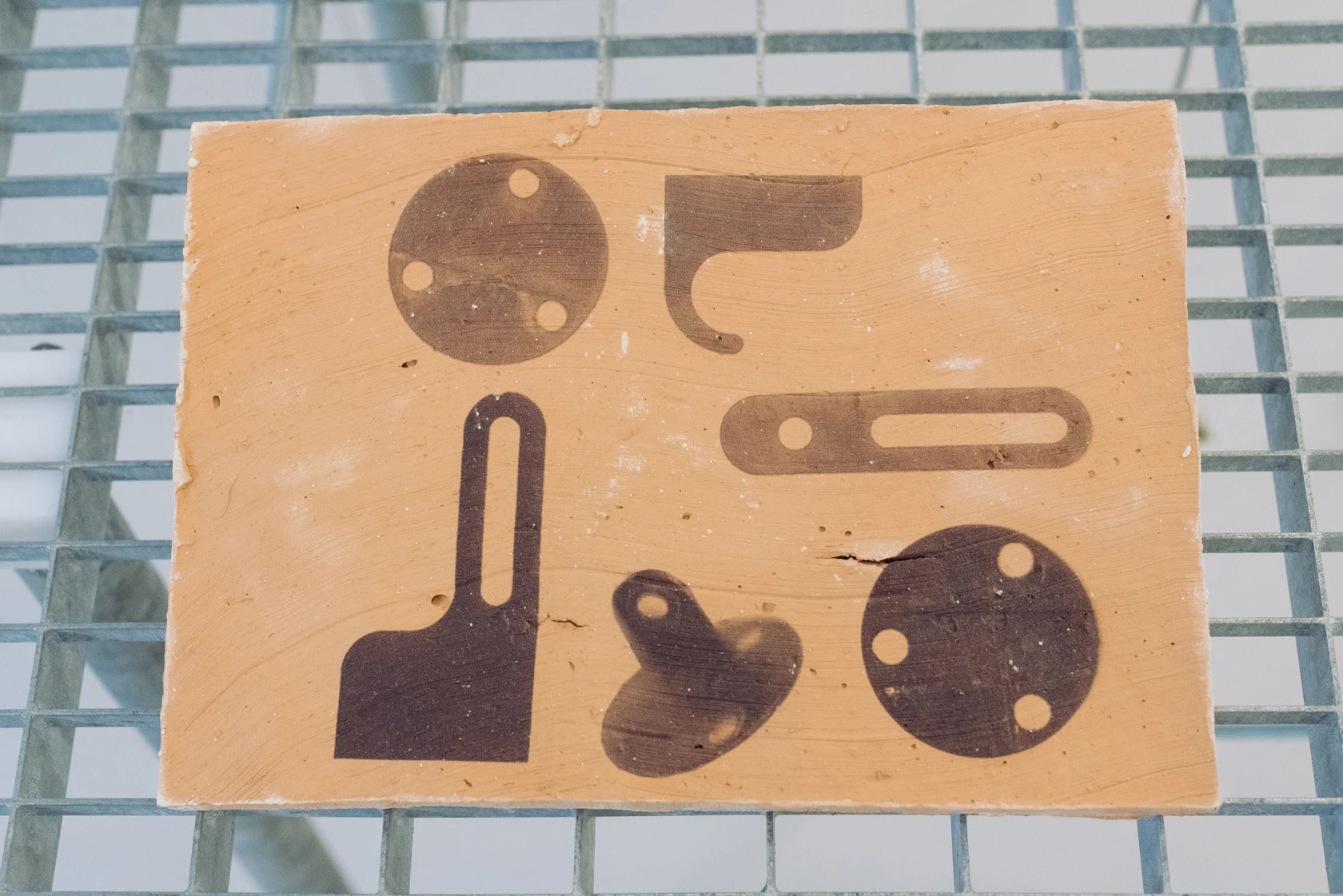 Érosion d'une piece en argile cuite